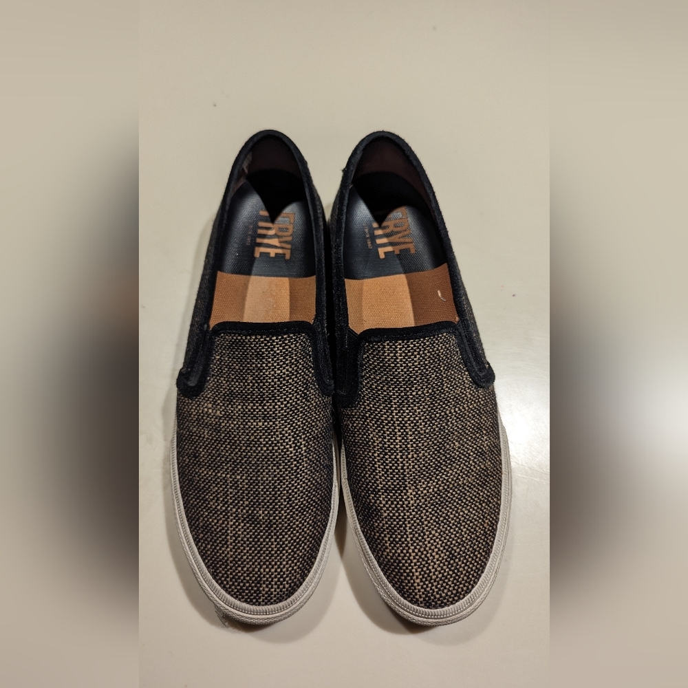 Frye Gia Canvas slip on shoe 9M